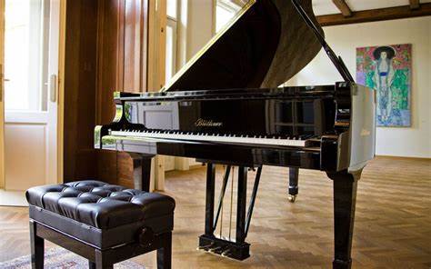 Blüthner Model 4 Grand Piano (1992)